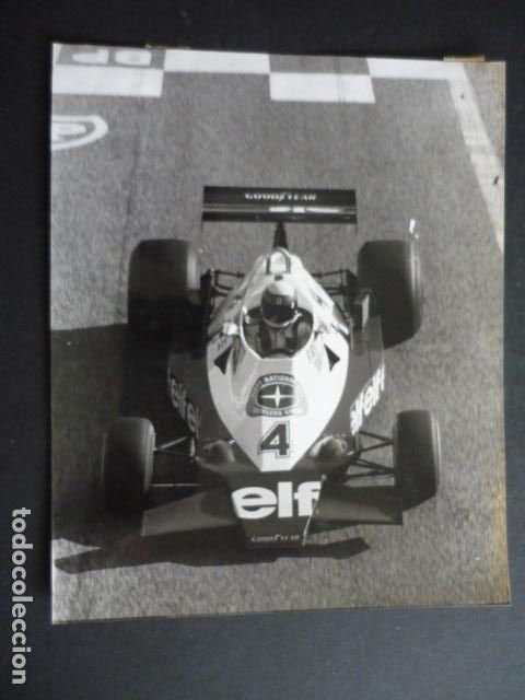 Fotografia antiga: JACKIE STEWART CORREDOR FORMULA 1 AUTOMOVILISMO ANTIGUA FOTOGRAFIA 16 X 20 CM