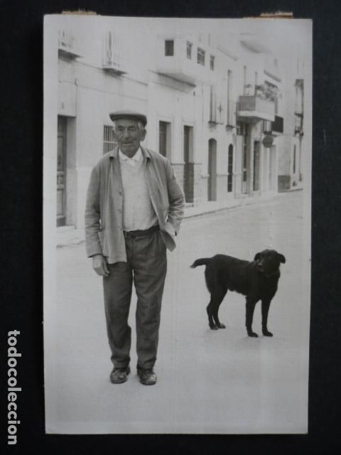 Fotograf&iacute;a antigua: FERNAN NU&Ntilde;EZ CORDOBA PERRO QUE ACOMPA&Ntilde;ABA A LOS ENTIERROS ANTIGUA FOTOGRAFIA 9 X 14 CM