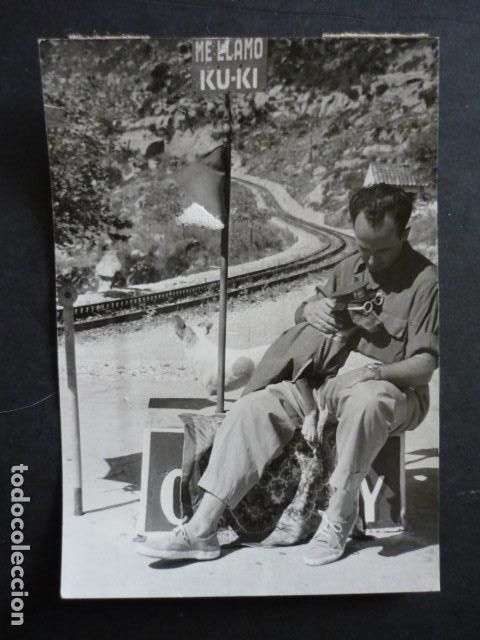 Alte Fotografie: MONTSERRAT BARCELONA ESTACION FERROCARIL PERRO GUARDABARRERAS FOTOGRAFIA ORIGINAL 1956 9 X 13 CM