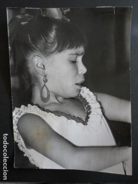 Fotograf&iacute;a antigua: CHISPITA BAILARINA ANTIGUA FOTOGRAFIA ORIGINAL 1965 18 X 24 CM