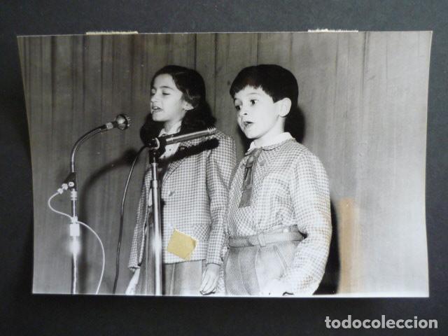 Fotograf&iacute;a antigua: QUETA Y TEO CANTANTES ANTIGUA FOTOGRAFIA ORIGINAL 12 X 18 CM