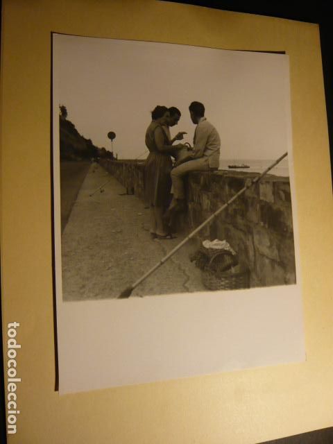 Fotograf&iacute;a antigua: FUENTERRABIA GUIPUZCOA PESCADOR ANTIGUA FOTOGRAFIA 17,5 X 23,5 CM