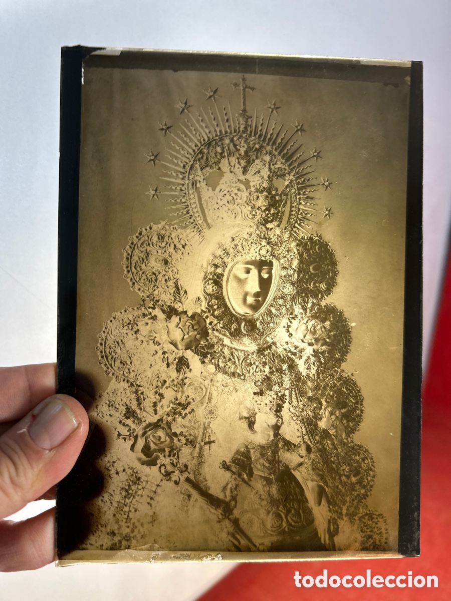 Fotograf&iacute;a antigua: Fotograf&iacute;a en blanco y negro escultura virgen