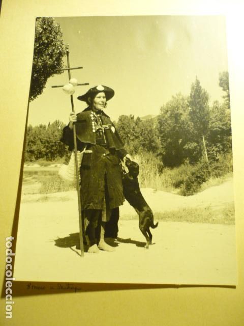 Fotograf&iacute;a antigua: NAVARRA PEREGRINO A SANTIAGO ANTIGUA FOTOGRAFIA ORIGINAL 17 X 22,5 CM