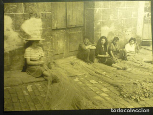 Antique Photography: FUENTERRABIA GUIPUZCOA ESCENA EN EL PUERTO ANTIGUA FOTOGRAFIA ORIGINAL 16 X 22 CM