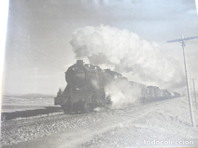 Fotografia antica: TREN EN MARCHA ANTIGUA FOTOGRAFIA 28 X 22 CM