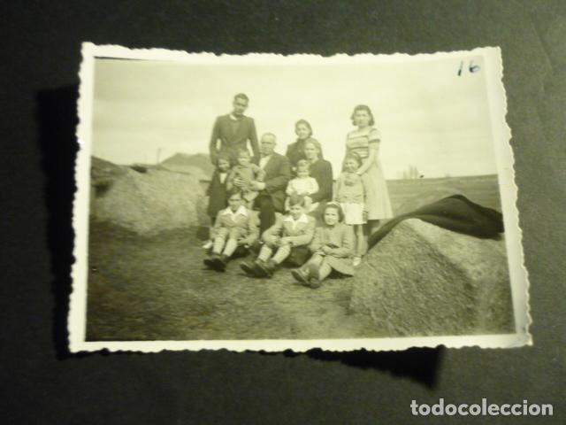 Fotografia antica: VILLANUEVA DEL CAMPO ZAMORA A&Ntilde;OS 40 ANTIGUA FOTOGRAFIA 6 X 9 CM