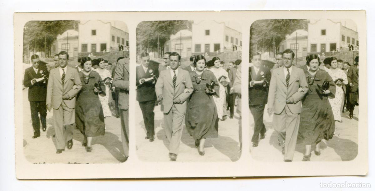 Fotograf&iacute;a antigua: Fotograf&iacute;a triple de fot&oacute;grafo de calle, 1932