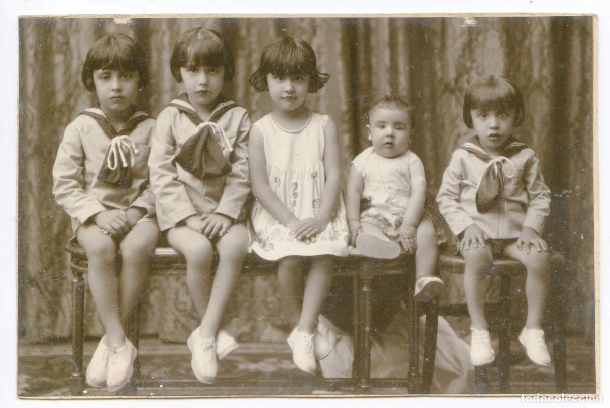 Fotograf&iacute;a antigua: Fotograf&iacute;a de grupo de ni&ntilde;os, sin referencia de fot&oacute;grafo, Junio de 1930