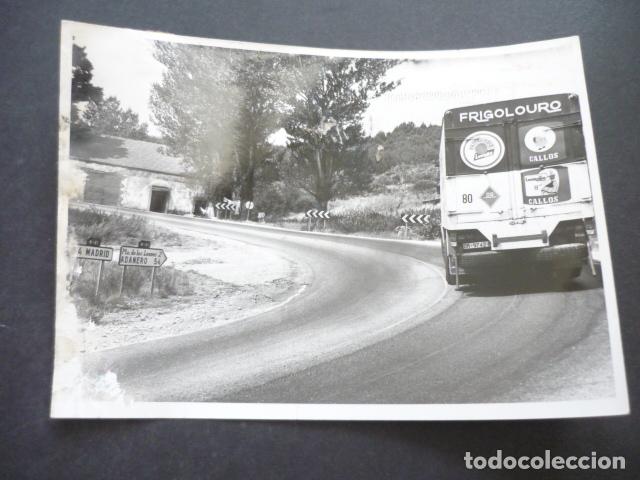 Fotograf&iacute;a antigua: PUERTO DE LOS LEONES MADRID CAMION ANTIGUA FOTOGRAFIA ORIGINAL 18 X 13 CM