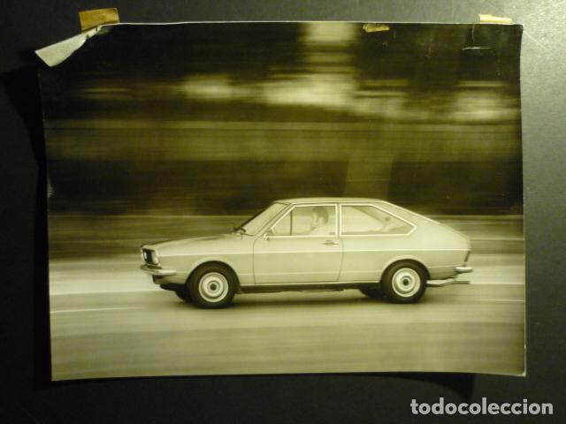 Antique Photography: AUTOMOVIL WOLKSWAGEN PASSAT L ANTIGUA FOTOGRAFIA ORIGINAL 18 X 24 CM