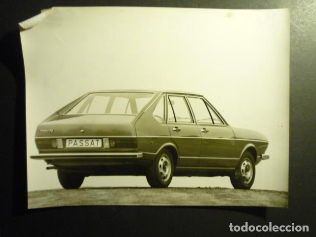 Antique Photography: AUTOMOVIL WOLKSWAGEN PASSAT TS ANTIGUA FOTOGRAFIA ORIGINAL 18 X 24 CM