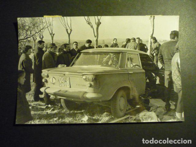 Antique Photography: RALLYE MONTECARLO 1966 AUTOMOVILISMO ACCIDENTE PILOTOS ESPA&Ntilde;OLES FOTOGRAFIA 12 X 18 CM