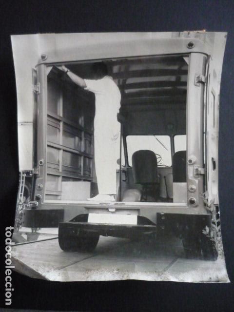 Antique Photography: FURGONETA INTERIOR AUTOMOVIL ANTIGUA FOTOGRAFIA 23 X 16 CM