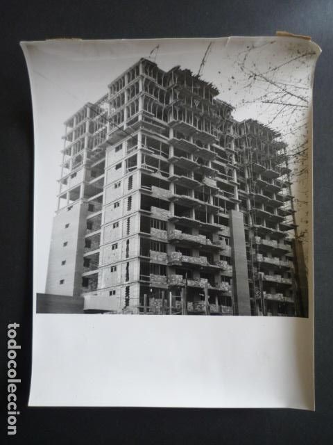 Photographie ancienne: BARCELONA CONSTRUCCION EDIFICIO EN CALLE PI I MOLINS ANTIGUA FOTOGRAFIA 24 X 18 CM