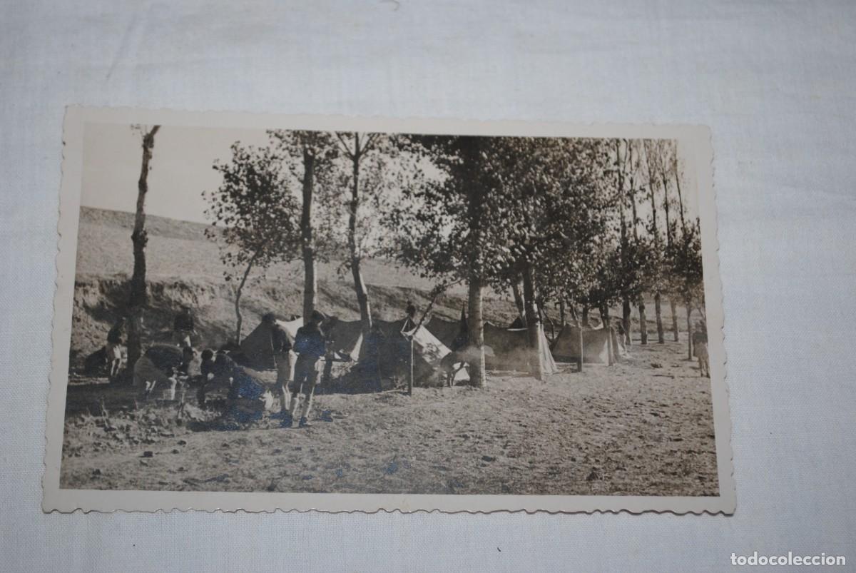 Antique Photography: FALANGE FLECHAS MONTANDO LAS TIENDAS