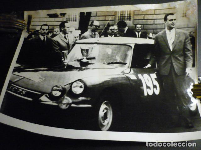 Fotografia antica: MIKANDER Y TOLVONEN AUTOMOVIISTAS RALLYE MONTERCARLO 1966 ANTIGUA FOTOGRAFIA ORIGINAL 24 X 18 CM
