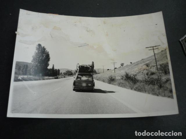 Fotografia antica: AUTOMOVIL CARGADO CON BARCA ANTIGUA FOTOGRAFIA 18 X 12 CM