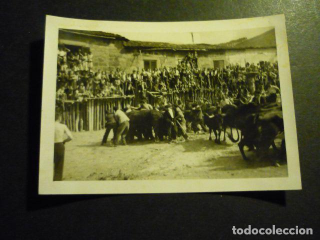 Antique Photography: ENCIERRO TAURINO LOCALIDAD A IDENTIFICAR ANTIGUA FOTOGRAFIA 7,5 X 10,5 CM