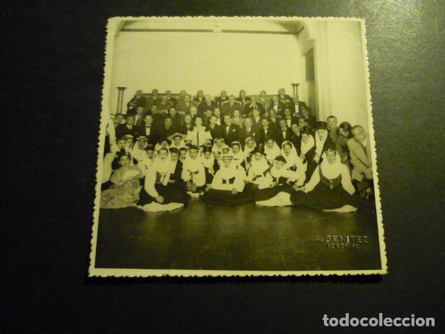 Antique Photography: SANTA CRUZ DE TENERIFE GRUPO Y MUJERES VESTIDAS TRAJE TIPICO BENITEZ FOTOGRAFO FOTOGRAFIA 11,5 X 11,