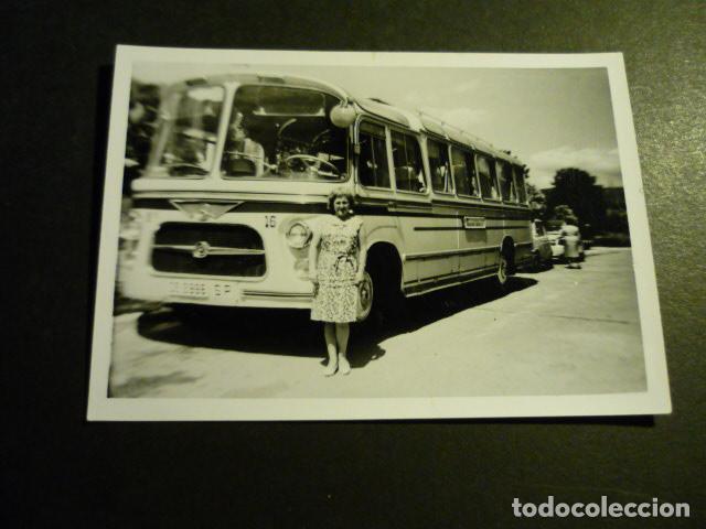 Antique Photography: AUTOBUS AUTOCAR MATRICULA DE LEON IBERO RENTAS ANTIGUA FOTOGRAFIA 7,5 X 10,5 CM