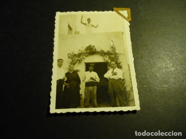 Alte Fotografie: CREVILLENTE ALICANTE GRUPO DE AMIGOS ANTIGUA FOTOGRAFIA 8,5 X 6 CM