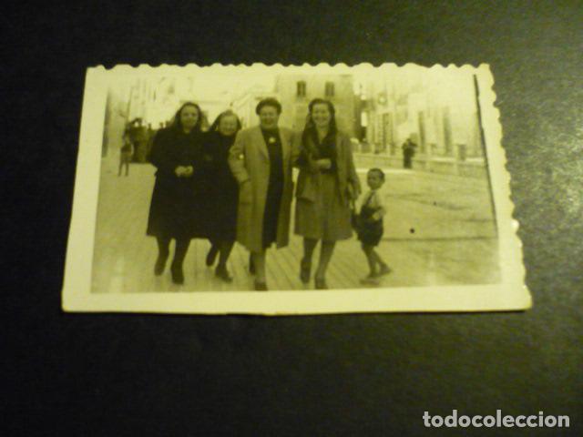 Fotograf&iacute;a antigua: CREVILLENTE ALICANTE MUJERES Y NI&Ntilde;O ANTIGUA FOTOGRAFIA 4,5 X 7 CM