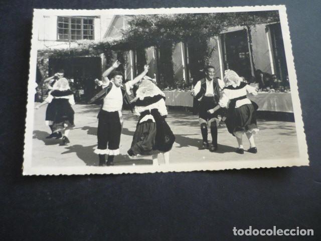 Antique Photography: GALICIA BAILE TIPICO MU&Ntilde;EIRAS GRUPO DE CENTRAL NACIONAL SINDICALISTA ANTIGUA FOTOGRAFIA 18 X 11 CM