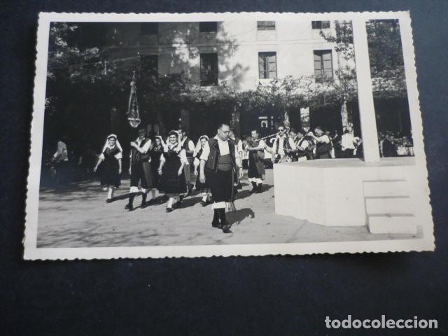 Antique Photography: GALICIA BAILE TIPICO MU&Ntilde;EIRAS GRUPO DE CENTRAL NACIONAL SINDICALISTA ANTIGUA FOTOGRAFIA 18 X 11 CM