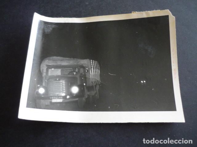 Antique Photography: CAMION AUTOMOVIL EN CARRETERA ANTIGUA FOTOGRAFIA 12 X 9 CM