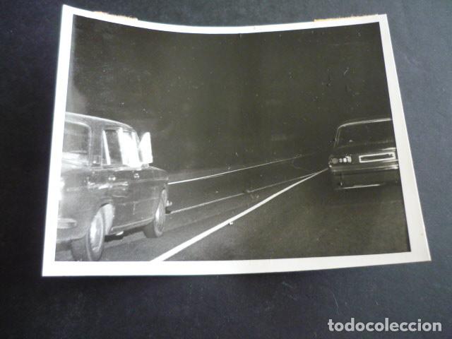 Antique Photography: AUTOMOVILES EN CARRETERA DE NOCHE ANTIGUA FOTOGRAFIA 12 X 9 CM