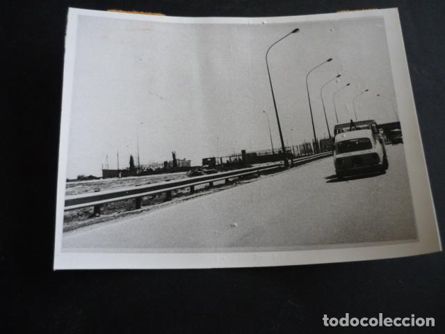 Antique Photography: AUTOMOVILES EN CARRETERA ANTIGUA FOTOGRAFIA 12 X 9 CM
