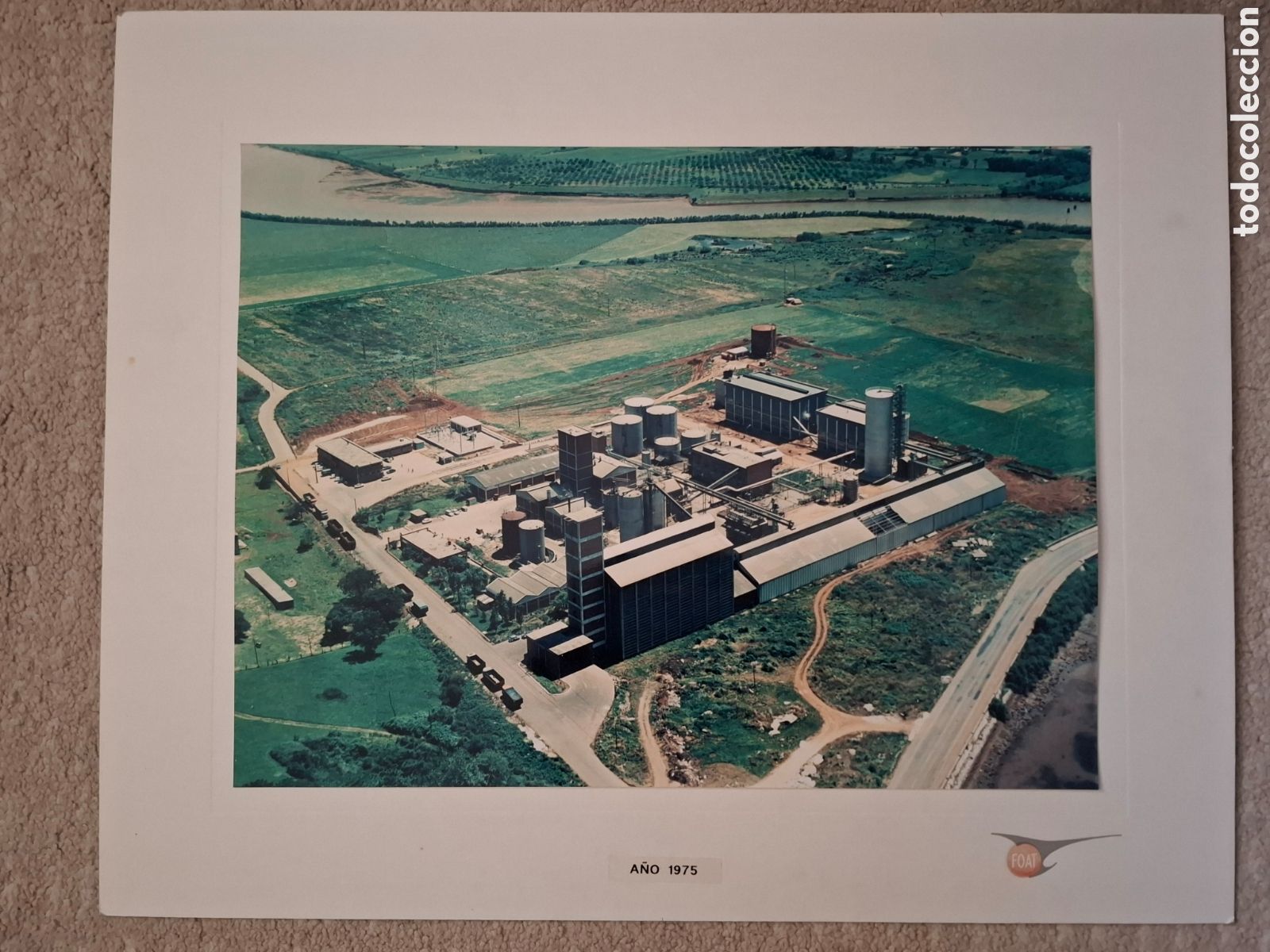 Fotograf&iacute;a antigua: Fotograf&iacute;a a&eacute;rea FOAT, Pontejos, Cantabria, F&aacute;brica SIMSA Sociedad Ib&eacute;rica de Molturaci&oacute;n, 1975