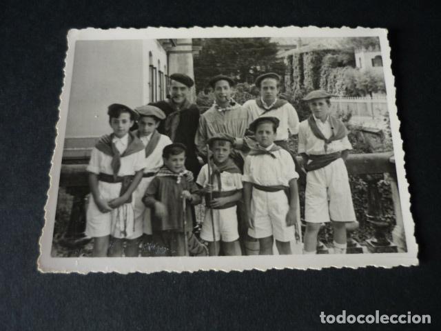 Fotografia antiga: ZUMAYA GUIPUZCOA GRUPO EN TRAJE TIPICO VASCO ANTIGUA FOTOGRAFIA 9 X 6 CM
