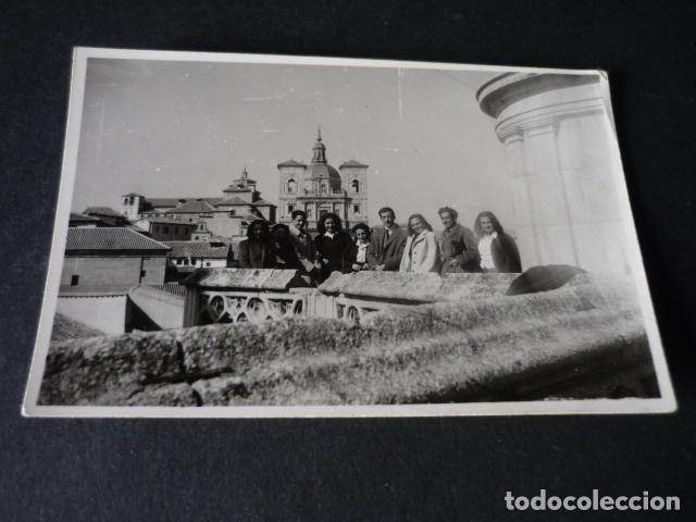 Alte Fotografie: TOLEDO GRUPO EN TERRAZA DE LA CATEDRAL ANTIGUA FOTOGRAFIA 6 X 9 CM