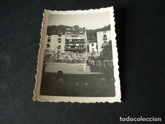 Alte Fotografie: DEVA GUIPUZCOA DIA FESTIVO 1949 ANTIGUA FOTOGRAFIA 5 X 6,5 CM