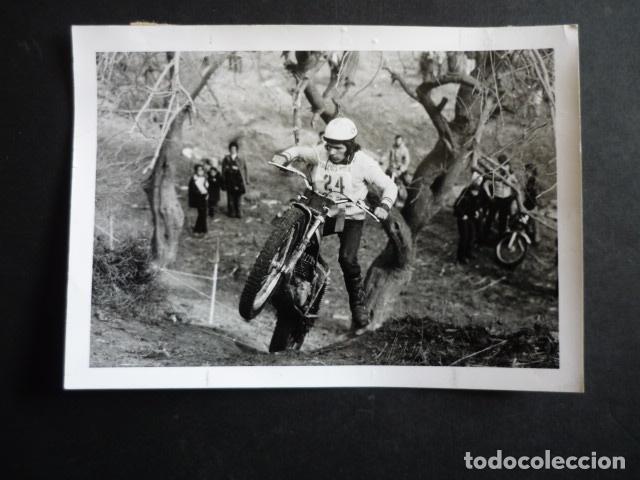 Fotograf&iacute;a antigua: I TRIAL DE REYES CASTELLON 1974 MOTOCICLISMO ANTIGUA FOTOGRAFIA 11 X 8 CM