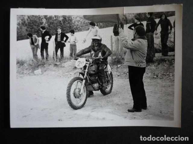 Fotografia antica: CASTELLON II TROFEO TODO TERRENO 1974 MOTOCICLISMO ANTIGUA FOTOGRAFIA 13 X 9 CM