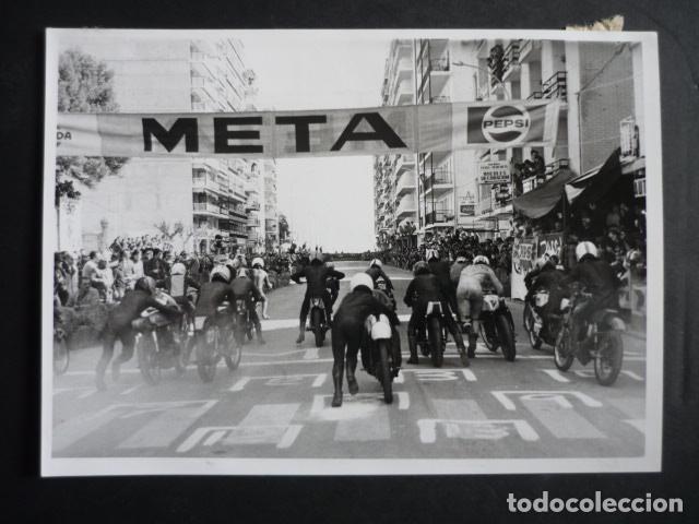 Fotograf&iacute;a antigua: CULLERA VALENCIA CAMPEONATO ESPA&Ntilde;A VELOCIDAD MOTOCICLISMO 1974 ANTIGUA FOTOGRAFIA 13 X 18 CM