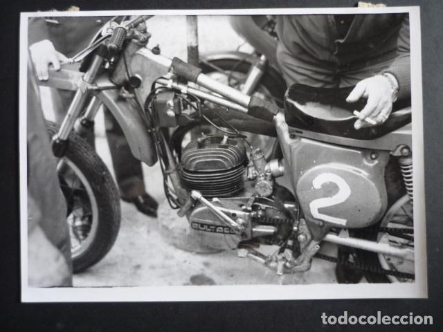 Alte Fotografie: CULLERA VALENCIA CAMPEONATO ESPA&Ntilde;A VELOCIDAD MOTOCICLISMO 1974 ANTIGUA FOTOGRAFIA 13 X 18 CM