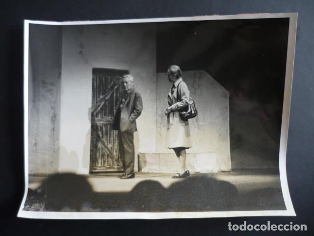 Fotograf&iacute;a antigua: OBRA DE TEATRO ANDORRA 1971 ANTIGUA FOTOGRAFIA 18 X 24 CM