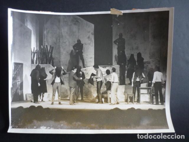 Antique Photography: OBRA DE TEATRO ANDORRA 1971 ANTIGUA FOTOGRAFIA 18 X 24 CM