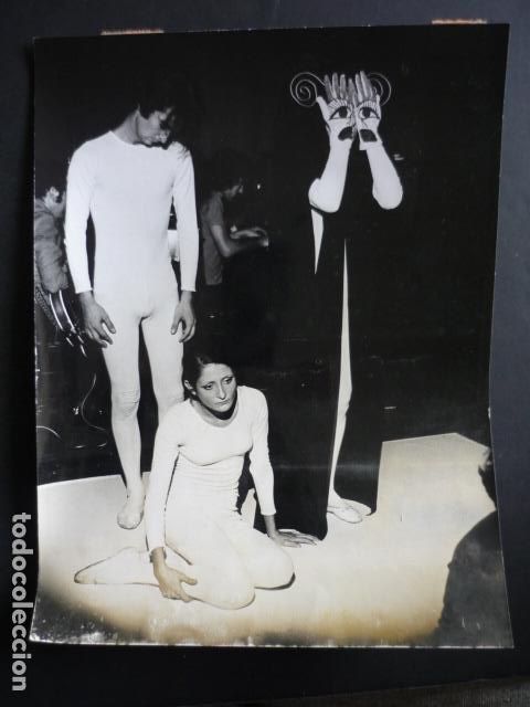 Fotograf&iacute;a antigua: BARCELONA OBRA DE TEATRO HOMENAJE A PICASSO 1971 ANTIGUA FOTOGRAFIA 18 X 24 CM