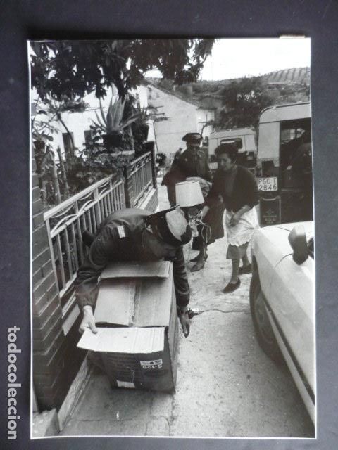 Fotografia antiga: OLIVARES GRANADA DESPRENDIMIENTOS DE TIERRA GUARDIA CIVIL ANTIGUA FOTOGRAFIA 18 X 24 CM
