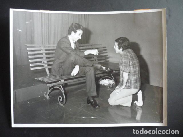 Fotografia antiga: MADRID OBRA DE TEATRO HISTORIAS DEL ZOO PEQUE&Ntilde;O TEATRO 1971 ANTIGUA FOTOGRAFIA 18 X 24 CM