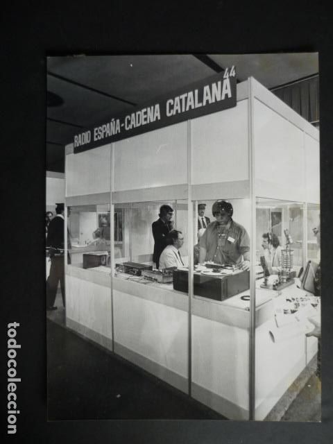 Fotografia antica: BARCELONA EXPOCULTURA ESTUDIO RADIO ESPA&Ntilde;A CADENA CATALANA 1982 ANTIGUA FOTOGRAFIA 18 X 24 CM