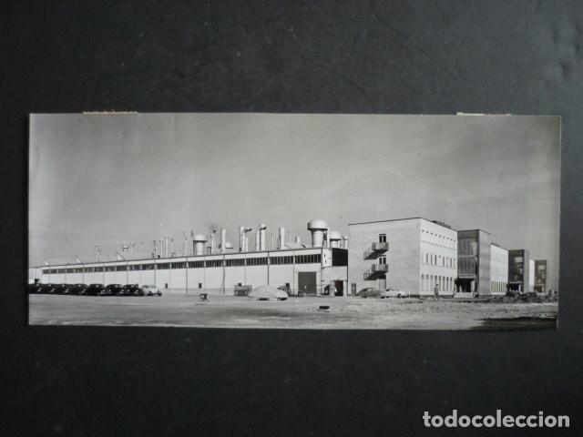 Fotograf&iacute;a antigua: SUECIA FABRICA AUTOMOVILES SAAB ANTIGUA FOTOGRAFIA 24 X 10 CM