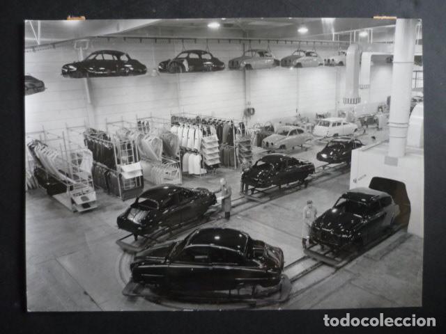Fotograf&iacute;a antigua: SUECIA FABRICA AUTOMOVILES SAAB ANTIGUA FOTOGRAFIA 24 X 18 CM