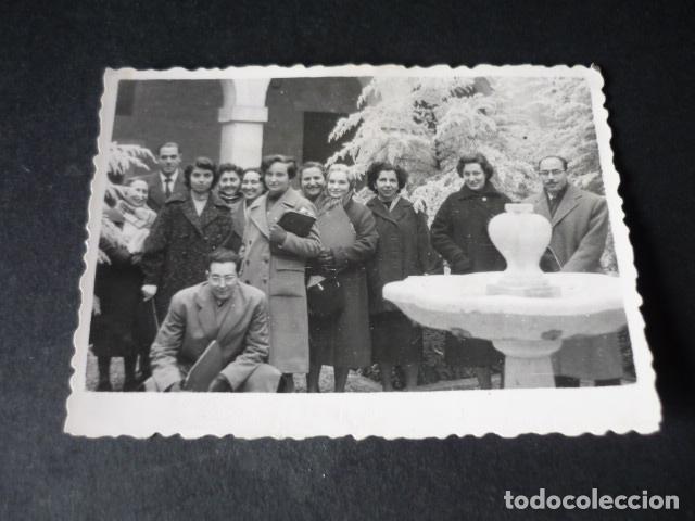 Photographie ancienne: SIMANCAS VALLADOLID GRUPO EN EL ARCHIVO ANTIGUA FOTOGRAFIA 6 X 8,5 CM