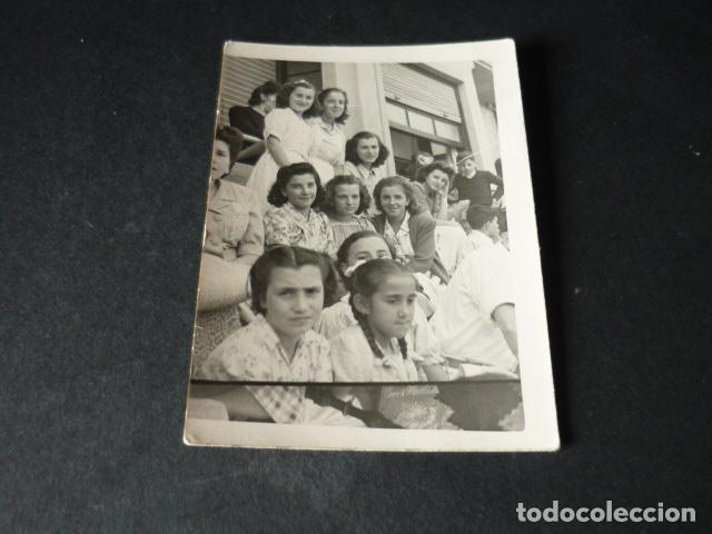 Fotografia antiga: DEVA GUIPUZCOA DIA FESTIVO 1945 ANTIGUA FOTOGRAFIA 9 X 6,5 CM
